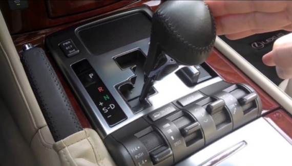 تعمیر گیربکس اتوماتیک لکسوس LX570 در تعمیرگاه گیربکس اتوماتیک ایران اروپا 