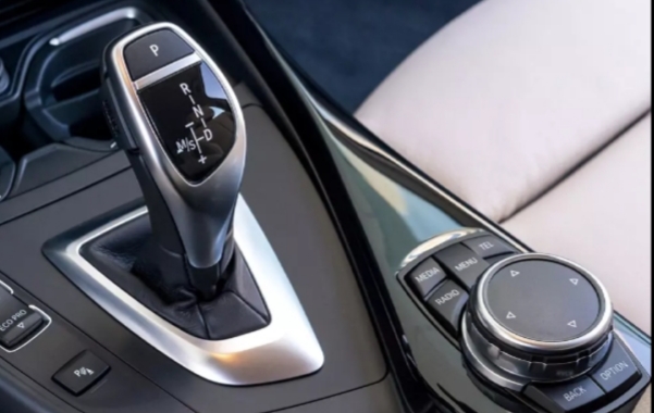 تعمیر گیربکس اتوماتیک بی ام و BMW 120i در تعمیرگاه گیربکس اتوماتیک ایران اروپا 