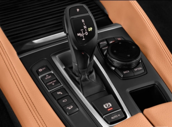 تعمیر گیربکس اتوماتیک بی ام و BMW X6 در تعمیرگاه ایران اروپا 