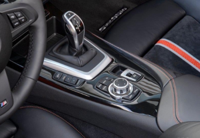 تعمیر گیربکس اتوماتیک بی ام و BMW Z4 28i  در تعمیرگاه ایران اروپا 