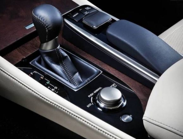 تعمیر گیربکس اتوماتیک لکسوس GS250 در تعمیرگاه گیربکس اتوماتیک ایران اروپا 