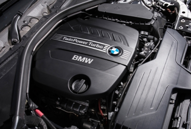 تعمیر گیربکس اتوماتیک بی ام و BMW 328i مدل 2018 در تعمیرگاه گیربکس اتوماتیک ایران اروپا 