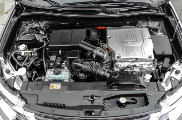 تعمیر گیربکس اتوماتیک میتسوبیشی اوتلندر هیبریدی PHEV در تعمیرگاه ایران اروپا 