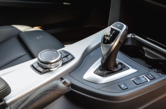 تعمیر گیربکس اتوماتیک بی ام و BMW 335i در تعمیرگاه گیربکس اتوماتیک ایران اروپا 
